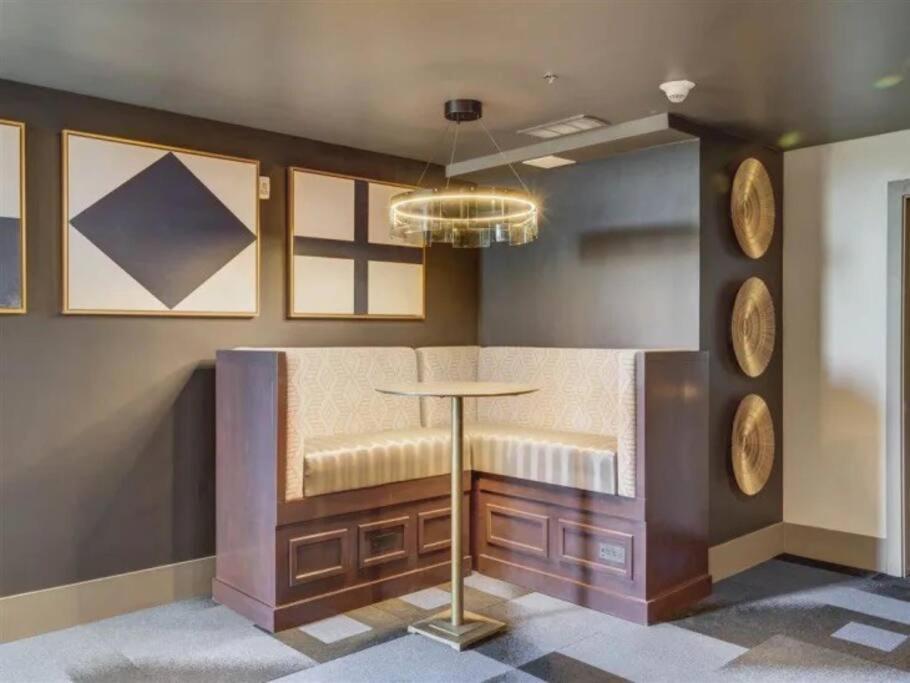 Luxurious Retreat In Slc Apartment Солт Лейк Сити Екстериор снимка