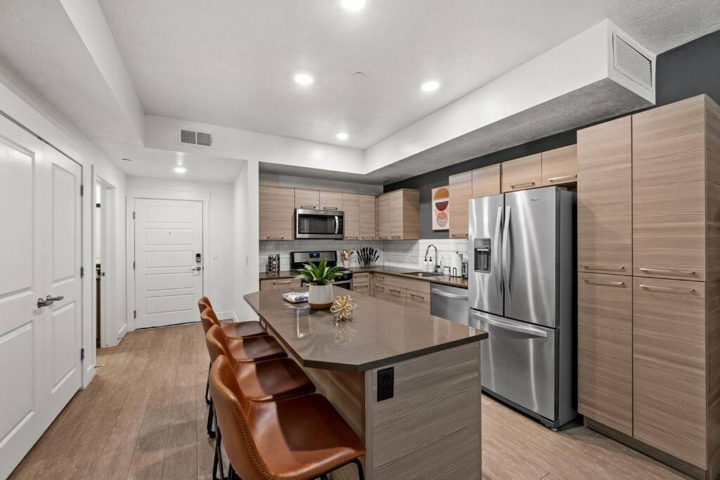 Luxurious Retreat In Slc Apartment Солт Лейк Сити Екстериор снимка