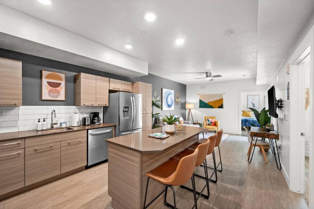 Luxurious Retreat In Slc Apartment Солт Лейк Сити Екстериор снимка
